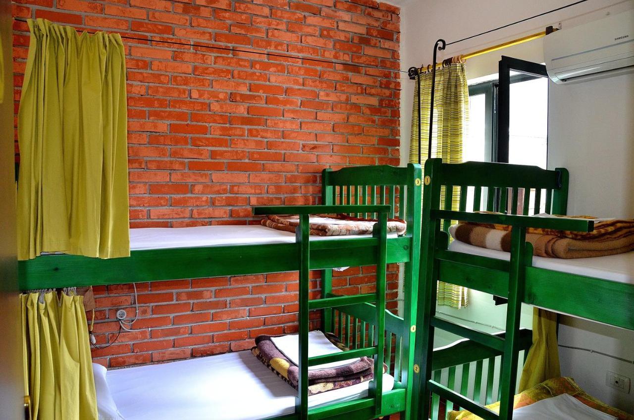 Trip'N'Hostel Tiranë Rom bilde